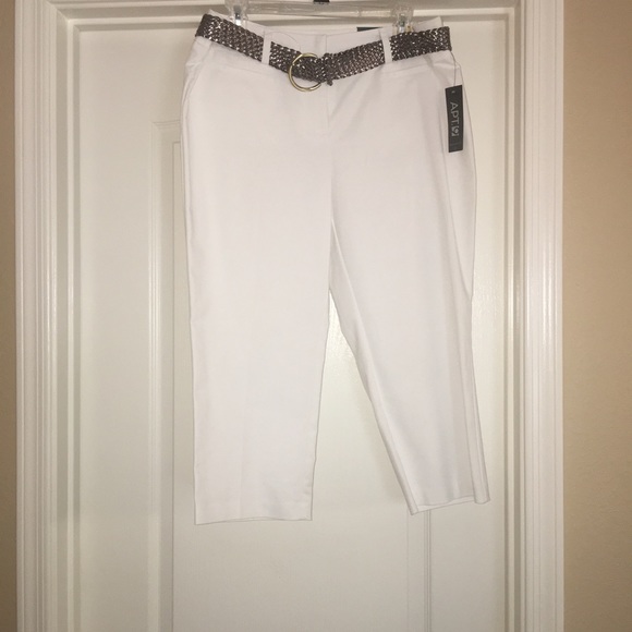 NWT Women’s Capris - Picture 2 of 16